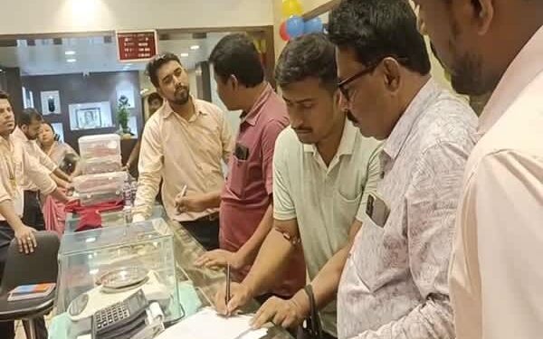 Agartala: Jewellery shop raided over weighing issues