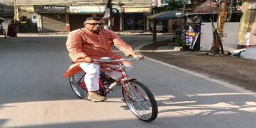 Ratan Lal Nath Gives Up Escort Cars, Cycles to Work