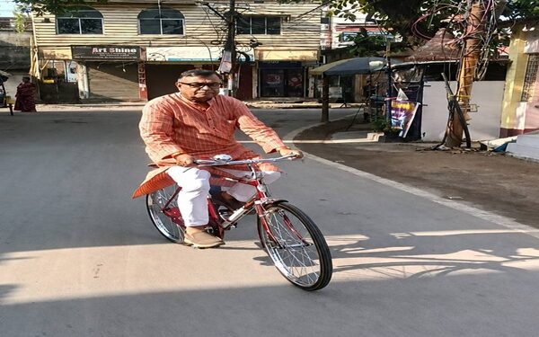 Ratan Lal Nath Gives Up Escort Cars, Cycles to Work