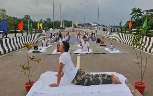 BSF Celebrates Yoga Day at Sabroom’s Maitri Bridge