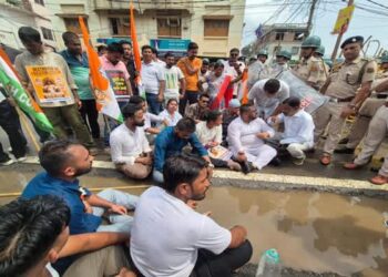 2. Youth Congress march on NEET corruption erupts in chaos near CM residence