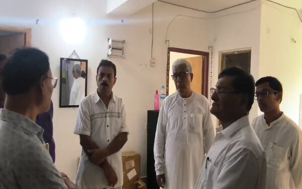 Ex-CM Manik Sarkar meets blast victim’s kin