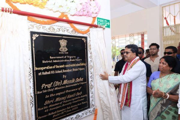 CM inaugurates 15 projects in Dhalai
