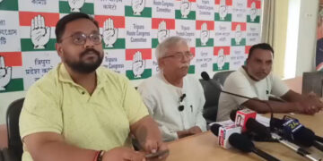 Youth Congress attacks PM over praise for Pradhan