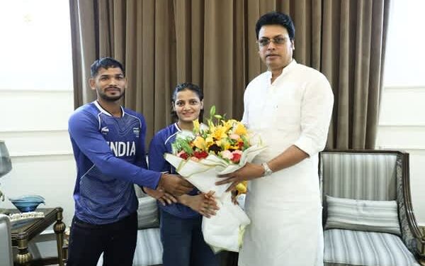 Biplab Deb honours judo champion Asmita Dey