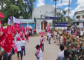 Jitendra slams BJP govt over jobs, rights at Jail Bharo stir