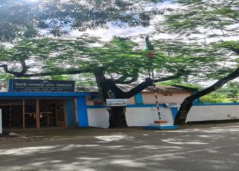 Inverted flag at Tripura Panchayat triggers outrage