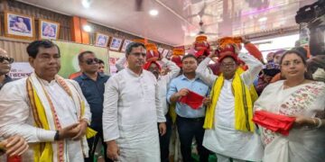 CM hands over sacred Kalas for Guru Ravidas celebrations