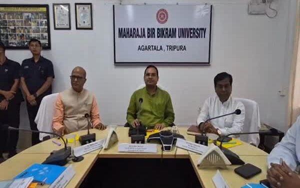 Minister sets 75% higher education goal by 2030