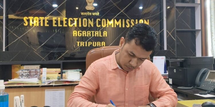 10,936 Candidates File 10,958 Nominations for Tripura Village Committee Polls