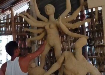 Puja Orders Rise, But Kalyanpur Idol Makers Grapple With Higher Costs