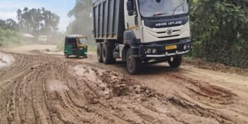 Potholes and Waterlogging Turn Unakoti Highway Stretch Into Commuter Nightmare