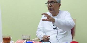 Former CM Manik Sarkar slams BJP over Delhi protest crackdown, raises voice against CEC, backs TET candidates; leaves door open for opposition unity in Tripura