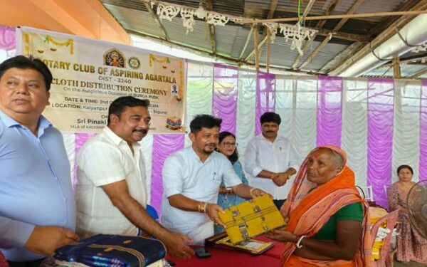 Rotary Club marks Durga Puja season with clothes distribution in Kalyanpur