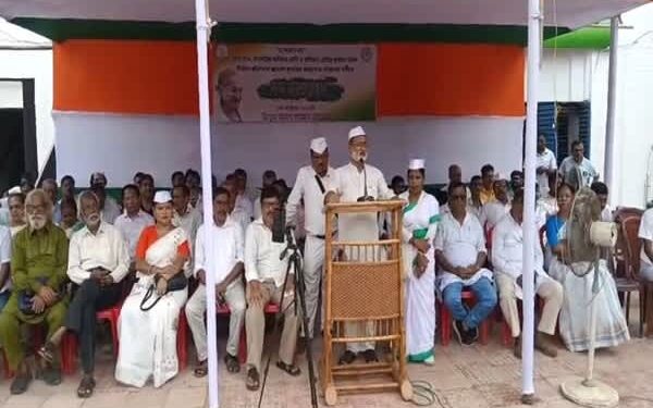 Tripura Congress demands CEC’s resignation, arrest at Agartala protest